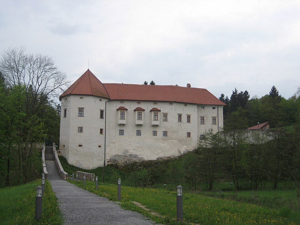 File:GradJablje.JPG