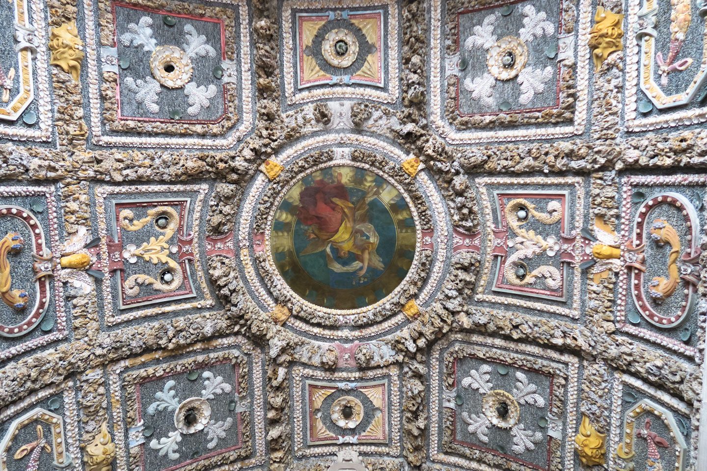 hellbrunn palace and fountain decorations