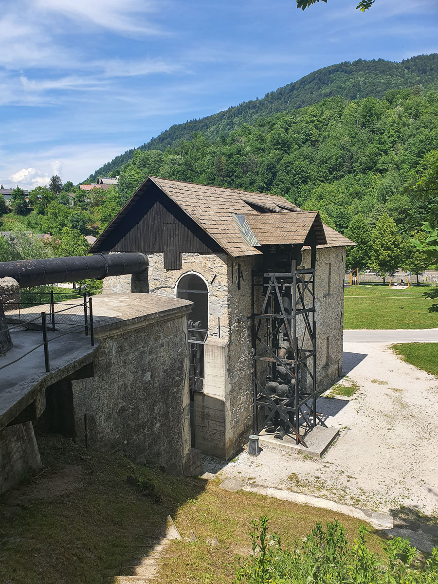 kamšt idrija