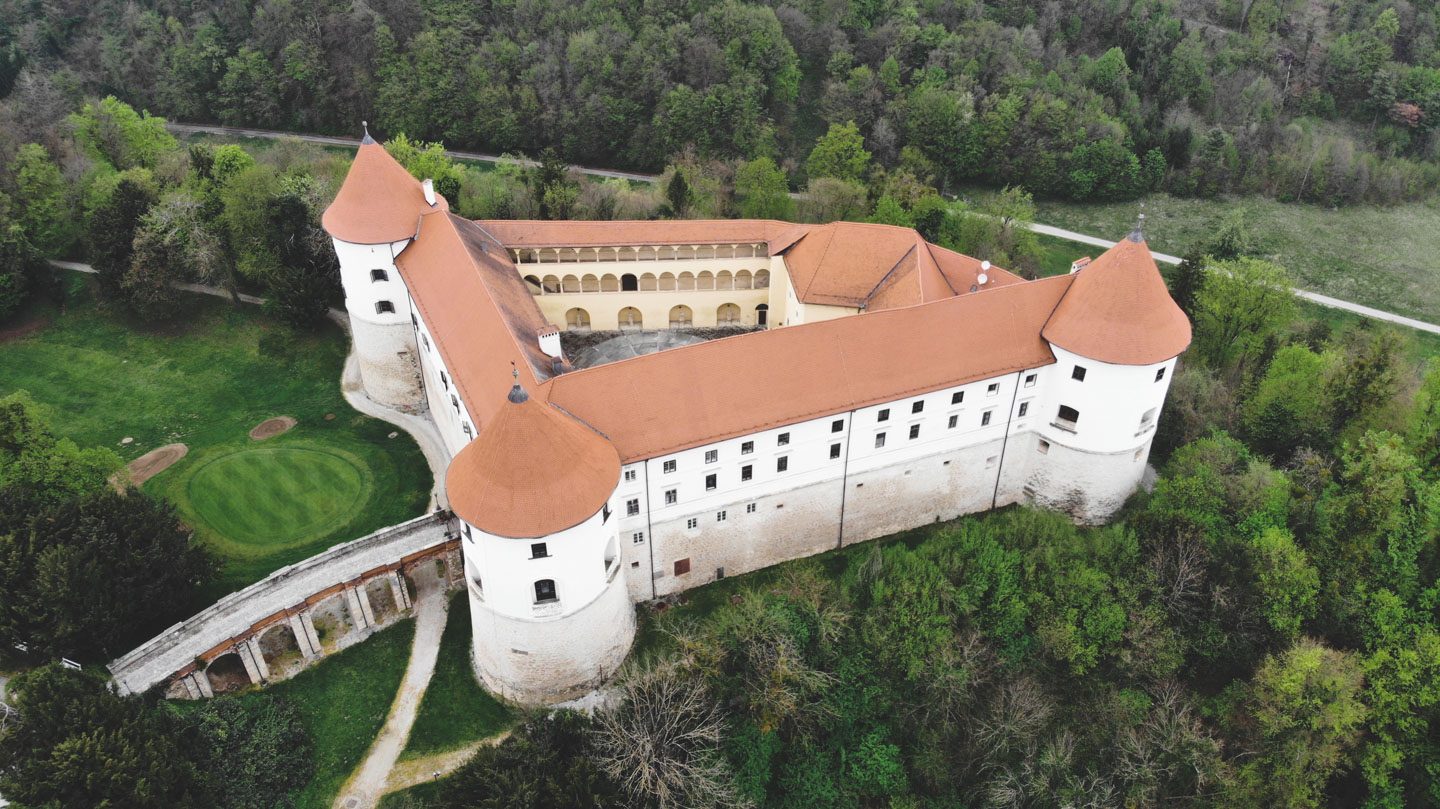 Mokrice Castle