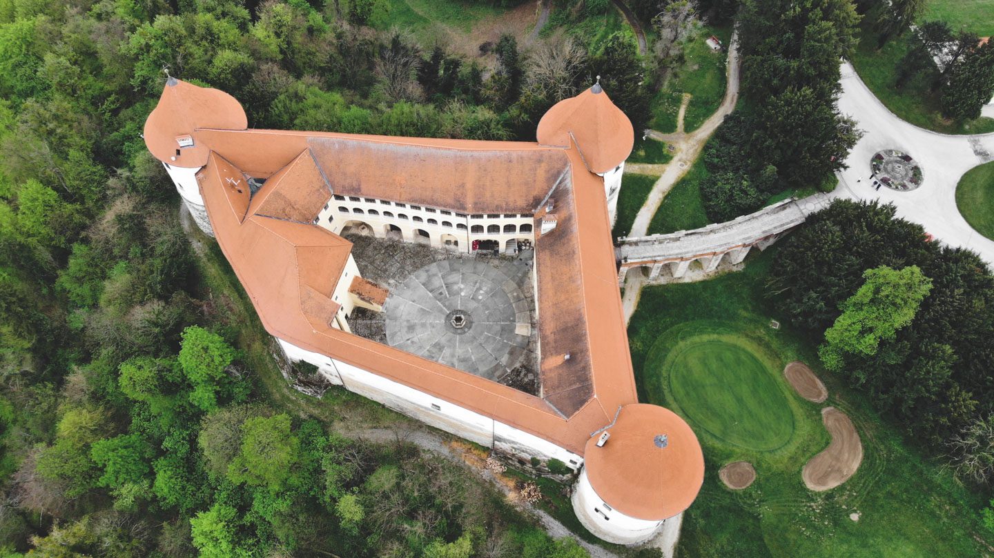 Mokrice Castle