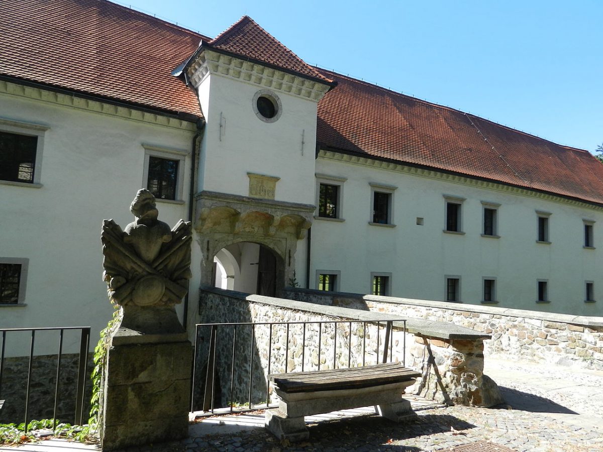 slovenian castle fuzine